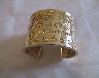 brass bangle bracelet