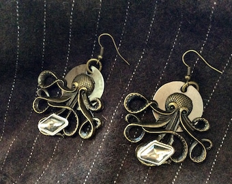 Steampunk #octopus #earrings #steamartist #steamstyle #steamearrings