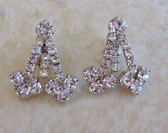 Vintage Weiss Silvertone Clear Rhinestone Clip Earrings