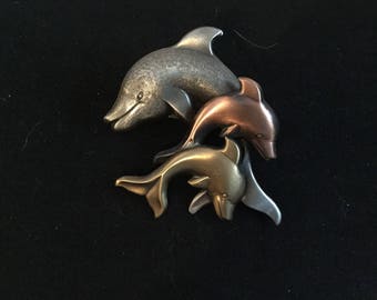 K & T Mother and Babies metal Brooch / Pins