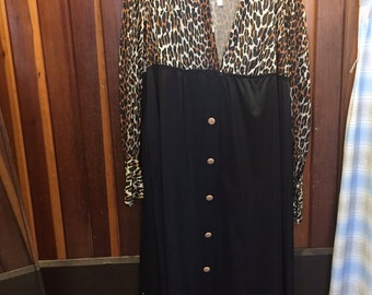 1970S VANITY FAIR // Leopard Print Pattern Low Slit Dress