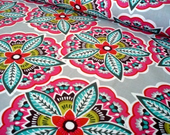 Premium cotton fabric Lottie collection - Majestic Blooms Lt Grey