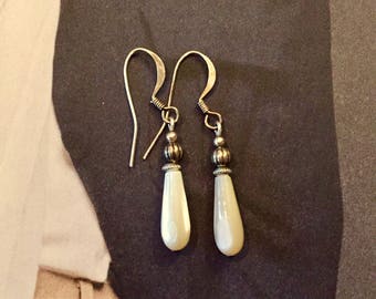 Silver and Pearl dangling earrings