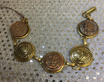 Vintage button bracelet
