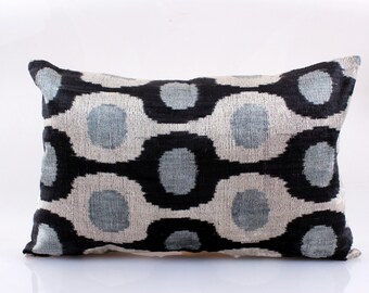 ikat velvet pillow, ikat pillow, home decor, silk pillow, hand-woven ikat, uzbek ikat textile, ikat, pillow for sofa