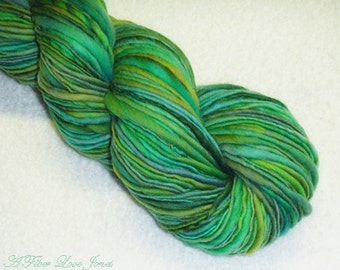 Seafoam Laguna Handspun 2 - 212 yds - Thick & Thin - Singles - Squishy - Knitting - Crochet - Weaving - Mixed Media - Fiber Arts - Textiles