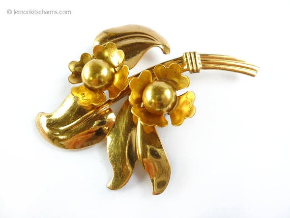 vintage art deco flower
