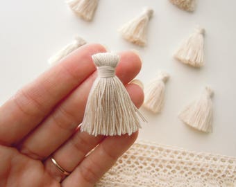 10 Cream cotton tassels 3 cm Beige cotton tassels Cream cotton tassels for earrings Neutral tassels for earring, bracelet tassels