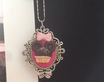 Minnie cupcake necklace