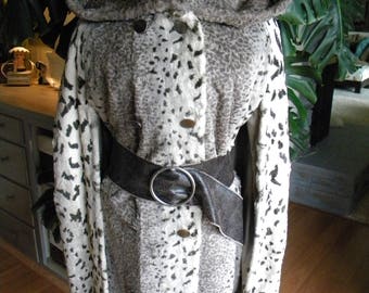 Fabulous faux fur snow leopard print cape / poncho / coat
