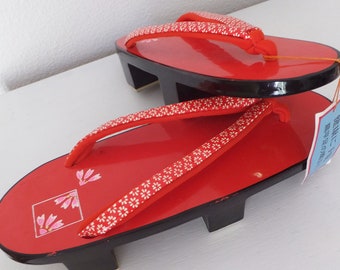 Vintage Japanese Sandals Geisha Style Red Asian Shoes Maiko Geta Shoes Raised Flip Flops Asian Shoes Mid Century Japanese Decor Retro Geisha