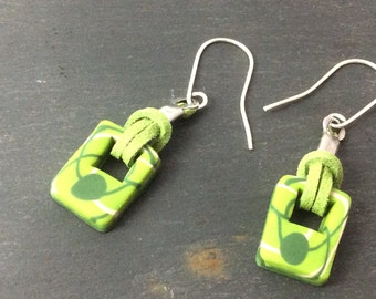 Hook dangle earrings - pantone2017 greenery - Polymer clay earrings