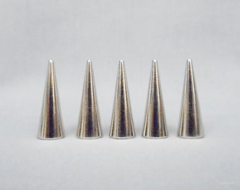 20 Silver 1 Inch Cone Spikes