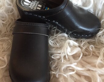 Kids/vintage/clogs/black/leather/wooden/Swedish/hygge/boho/hippie/folk