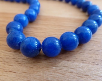 10 jade beads round 8mm royal blue