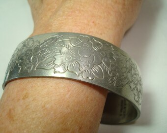 Vintage Pewter Kirk Stieff VIOLETS Flower of the Month Cuff Bracelet.