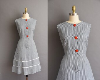 vintage 1950s pinstriped cotton full skirt day dress Plus Size vintage 50s cotton stripe full skirt dress