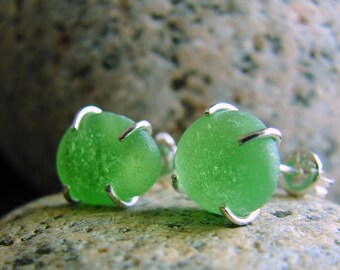 Sea glass studs / little sea glass earrings / sea glass jewelry / tiny beach glass studs / minimalist sterling silver earrings / kelly green