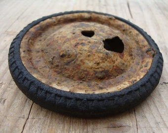Rusty Metal Wheel-Vintage wheel-Rare Beach Find-Art Supply-Assemblage
