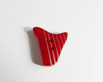 Bakelite Harp Button Realistic Red