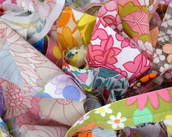 50g Vintage Sheet Floral Retro 60's 70's Fabric Scrap Pack