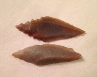 Vintage Pair of Arrowhead Artifacts - Lot 2