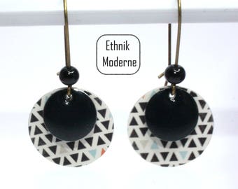 Earrings triangles pattern