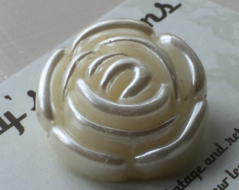 Vintage Buttons - white cream plastic