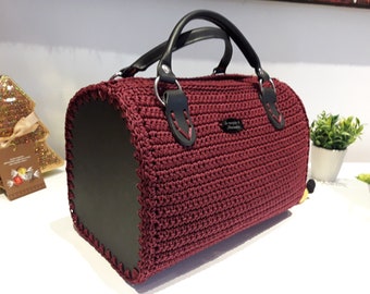 Bag made to crochet with handles and side in black leather