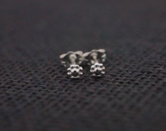 Sterling Silver Earrings - Silver Stud Earrings - Handmade Sterling Silver Daisy Earrings - Small Stud Earrings - Silver Flower Earrings