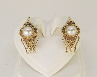 Etruscan Pearl earrings 14Kt Gold