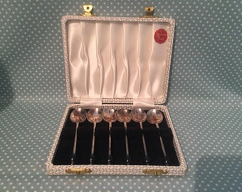 Set of 6 vintage Yeoman silver plate epns coffee bean spoons in original box. - FREE UK POST -