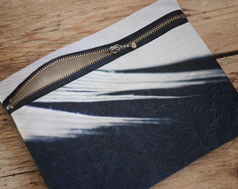 White feathers purse with zip, iPhone pouch, black and white feather zipper clutch purse, OYSTERCATCHER