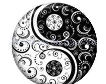 1 cabochon 25mm, vintage, round glass Yin Yang, black and white