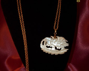 Vintage Mother of Pearl Rose Pendant