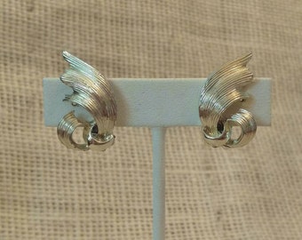 CLEARANCE!!! Vintage "Lisner" Clip On Earrings from silver tone metal for unpierced ears
