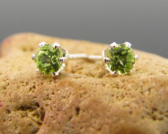 Peridot earrings (sterling silver), peridot stud earrings, peridot studs 4 mm