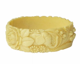 Vintage Celluloid Bangle Bracelet