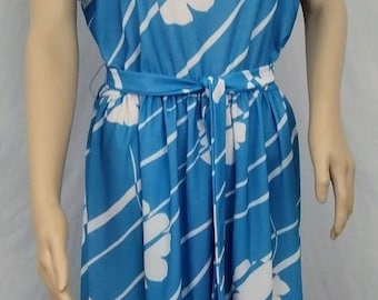 Vintage 70's Blue and White Floral Day Dress