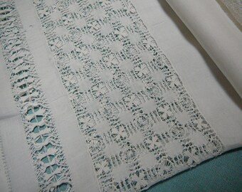 Small Square Vintage LINEN TABLE TOPPER: White with Drawn or Pulled Thread Work Lace