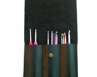 Leather crochet hook holder, Clover Amour crochet hook case, Large crochet hook case, crochet hook organizer, hook holder, crochet hook case
