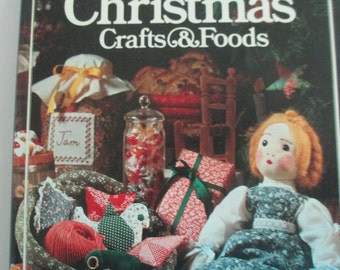 Diy Better Homes and Gardens Treasury Christmas Crafts and Food Hardbound Book 384 pages used good condition