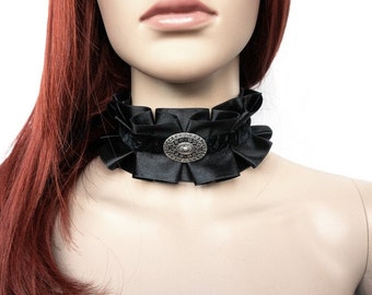 Gothic necklace with ornament