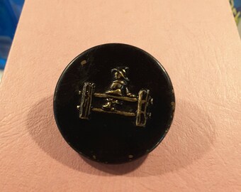 Vintage Kate Greenaway 'Miss patty' button.
