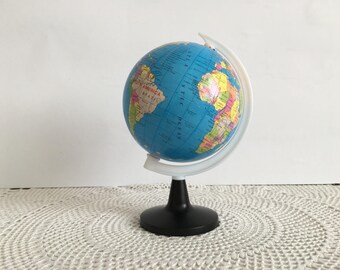 Pencil sharpener globe - Vintage Globe Pencil Sharpener - pencil sharpener - small globe - Vintage small world globe - Small earth globe