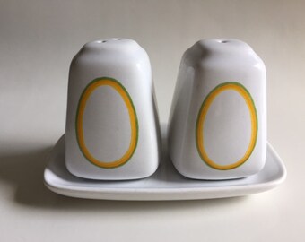 Retro Salt & Pepper Shaker | Vintage