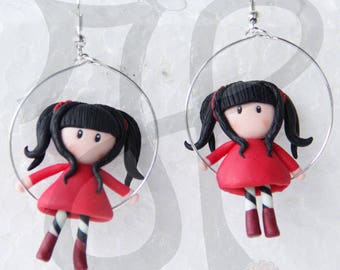 Hypoallergenic with dolls on swings