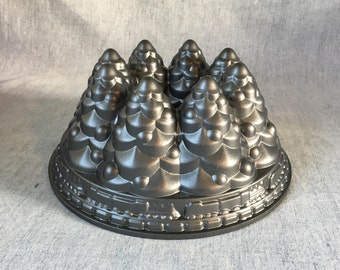 Nordic Ware Holiday Pine Tree Bundt Cake Pan, Christmas Cake Pan