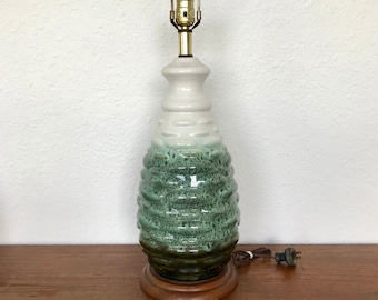 Mid Century Atomic Beehive Ceramic Table Lamp | Vintage Lighting