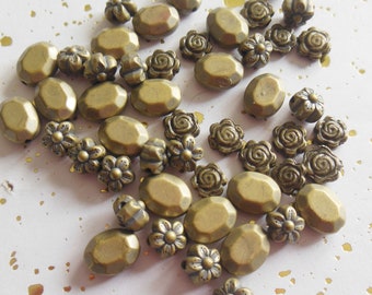assortment of 45 beads bronze